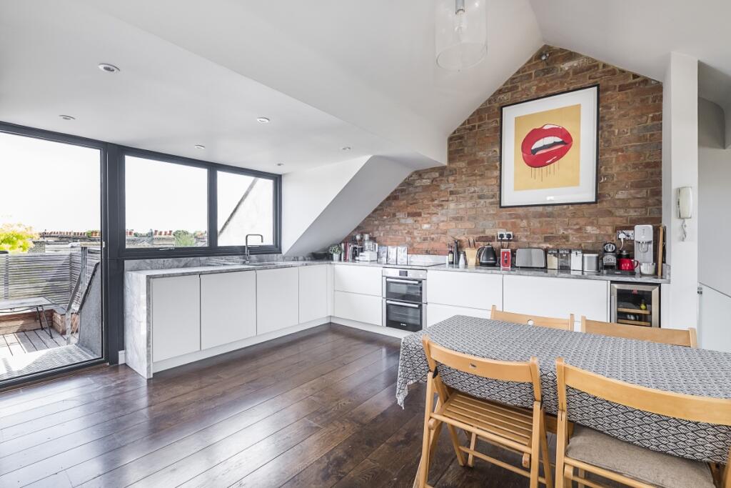 3-37-st-anns-cres...