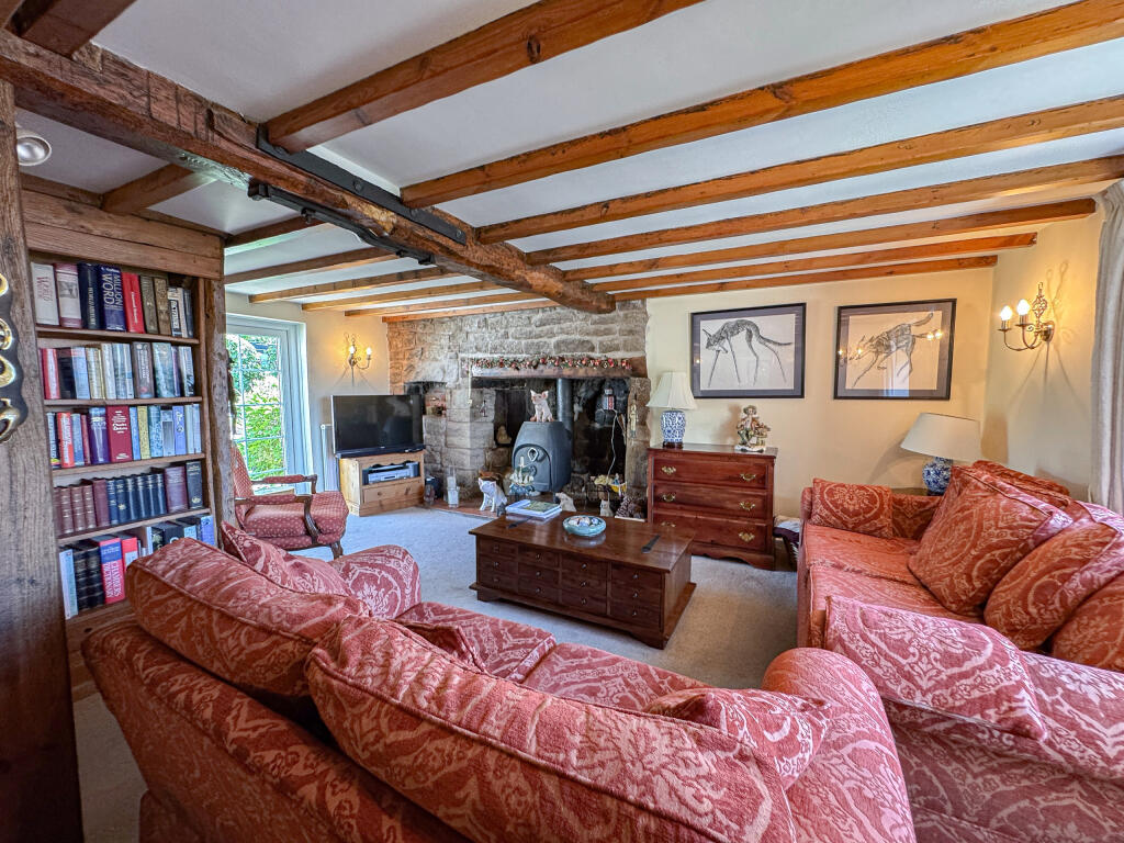 Living Room (2)