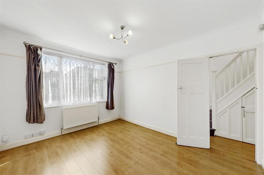 27 Shelley Gardens - jiodnFIbq6nhxLx2WXE9.jpg
