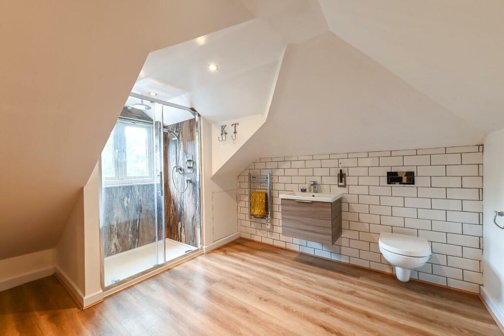 Master Bedroom Shower Room