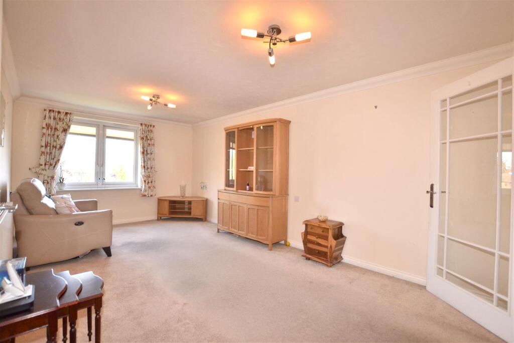 Living Room 2.JPG