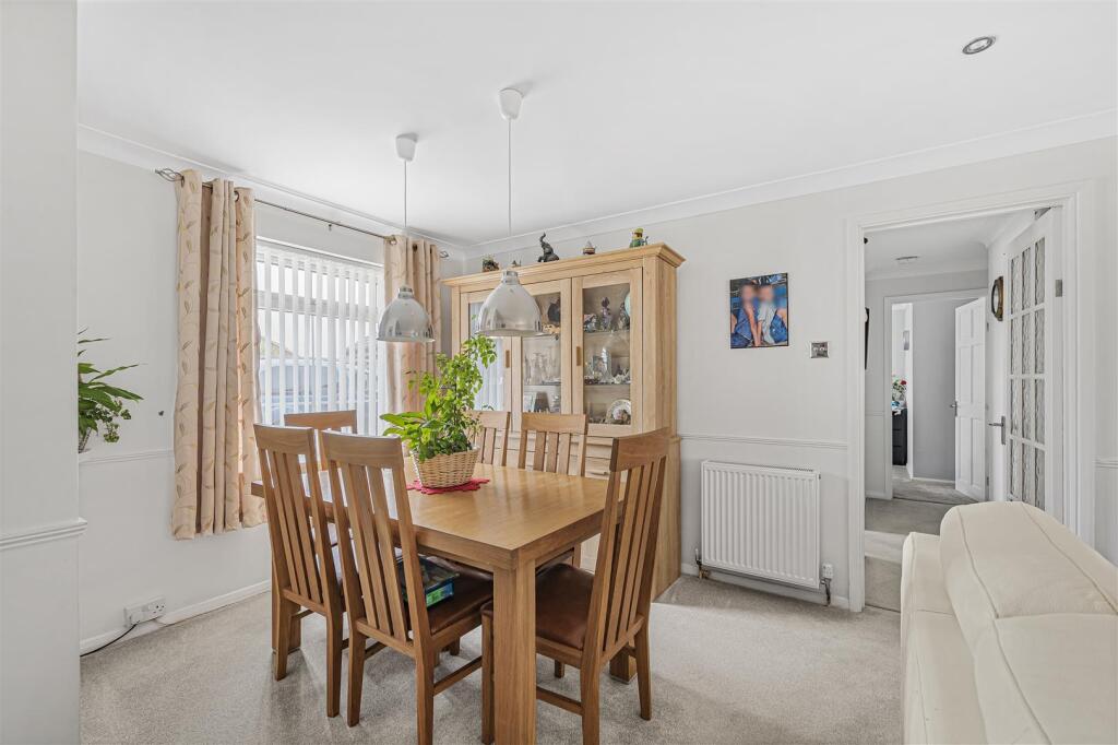 Lounge / Dining Room