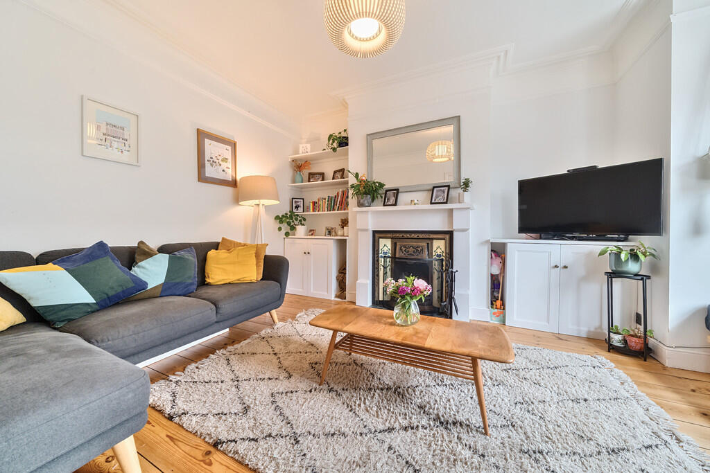 1298196-10-6835a2...