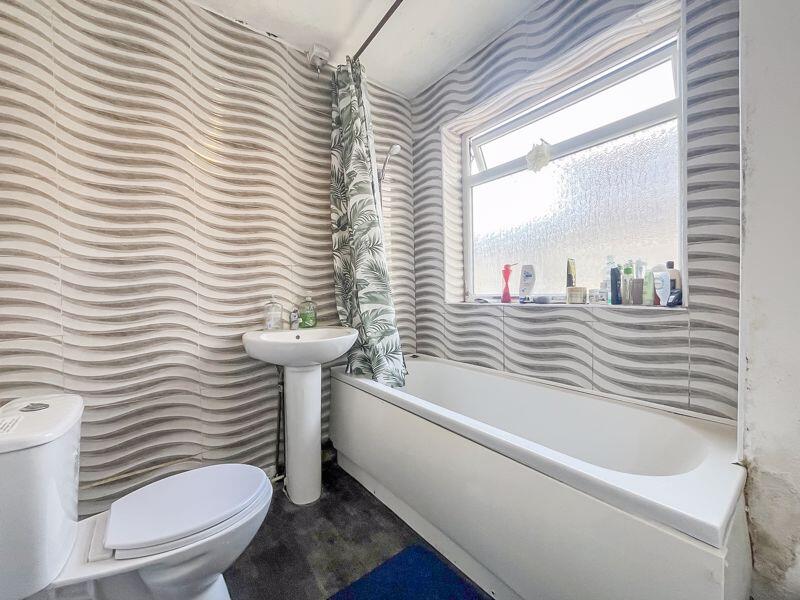 GROUND FLOOR BATHROOM