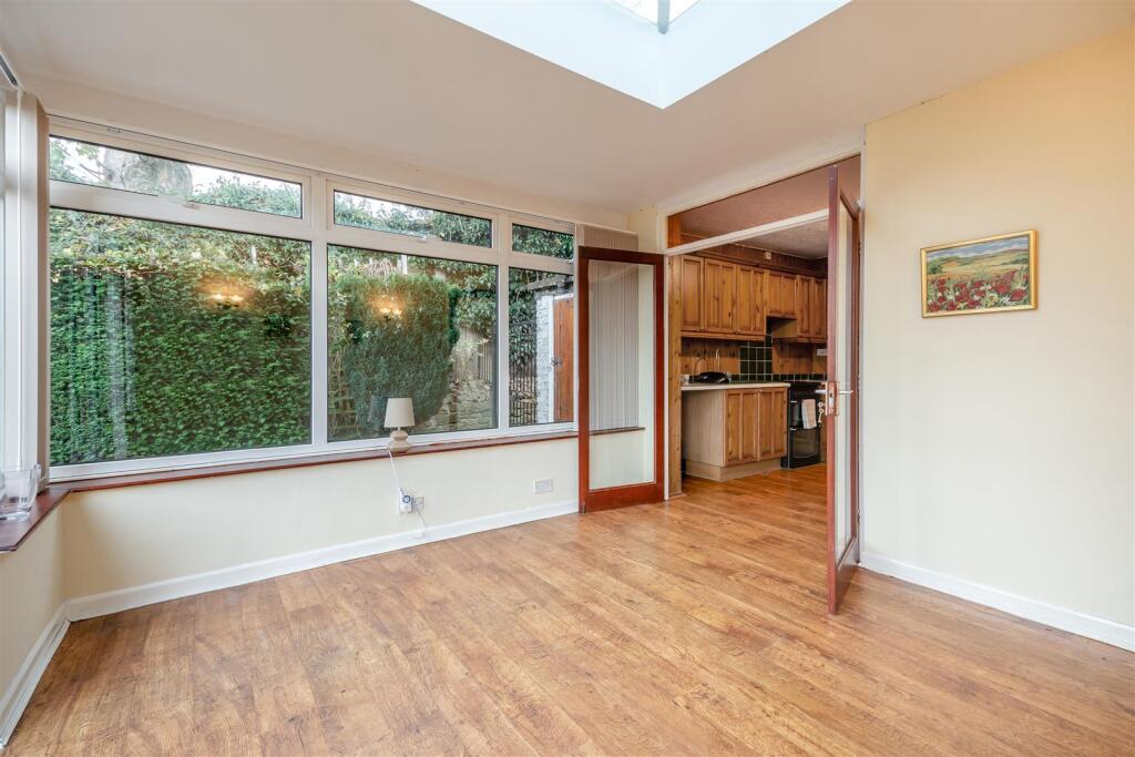8668365-interior12.jpg