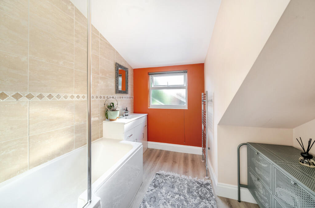 1357712-7-68dc0b3...