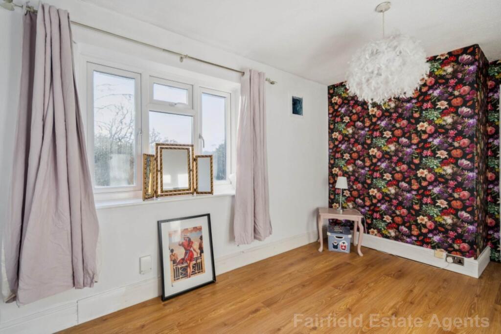 Anthony Close, Oxhey