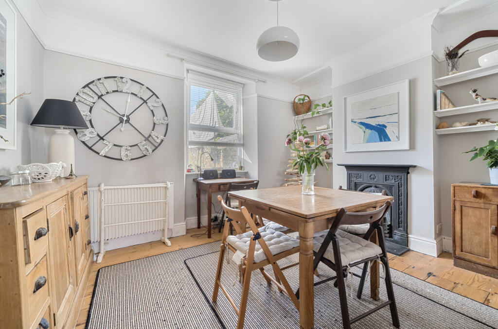 1303500-3-685535c...