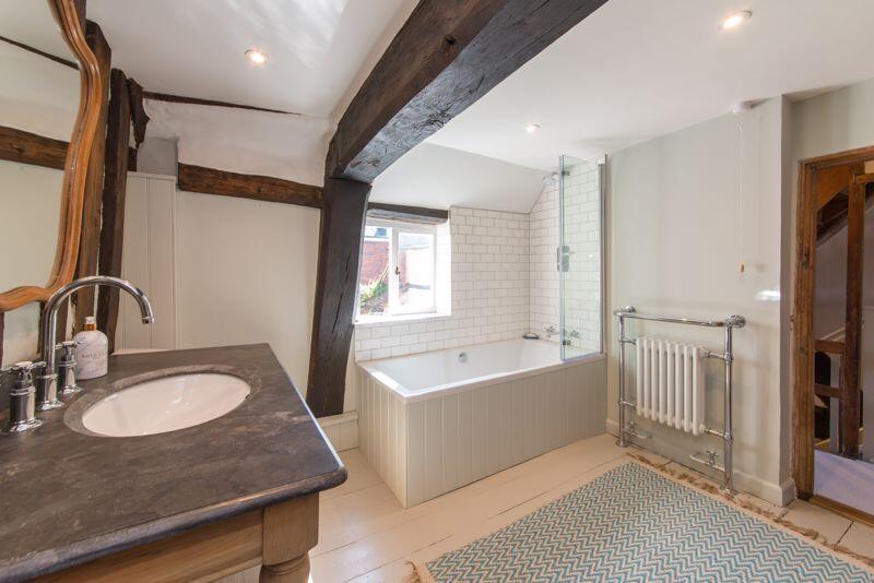 Bathroom first floor