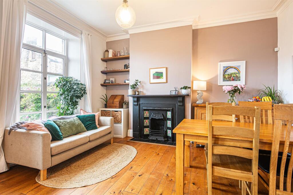 Dining area in kitchen