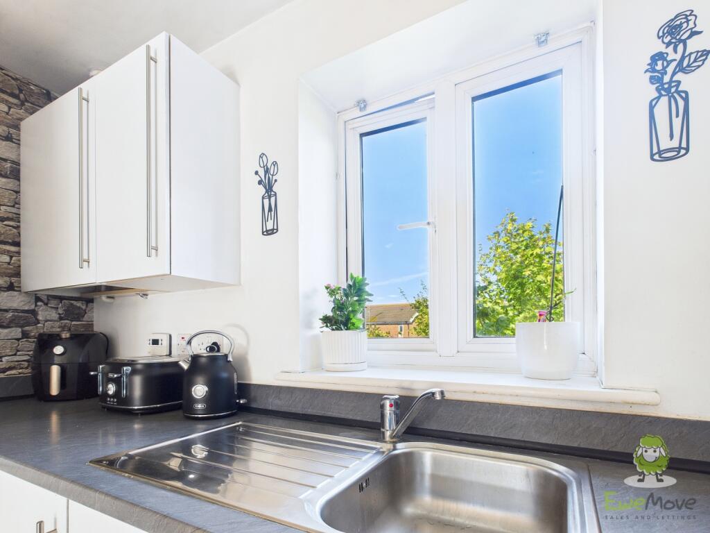 CAM01543G0-PR0151-STILL028