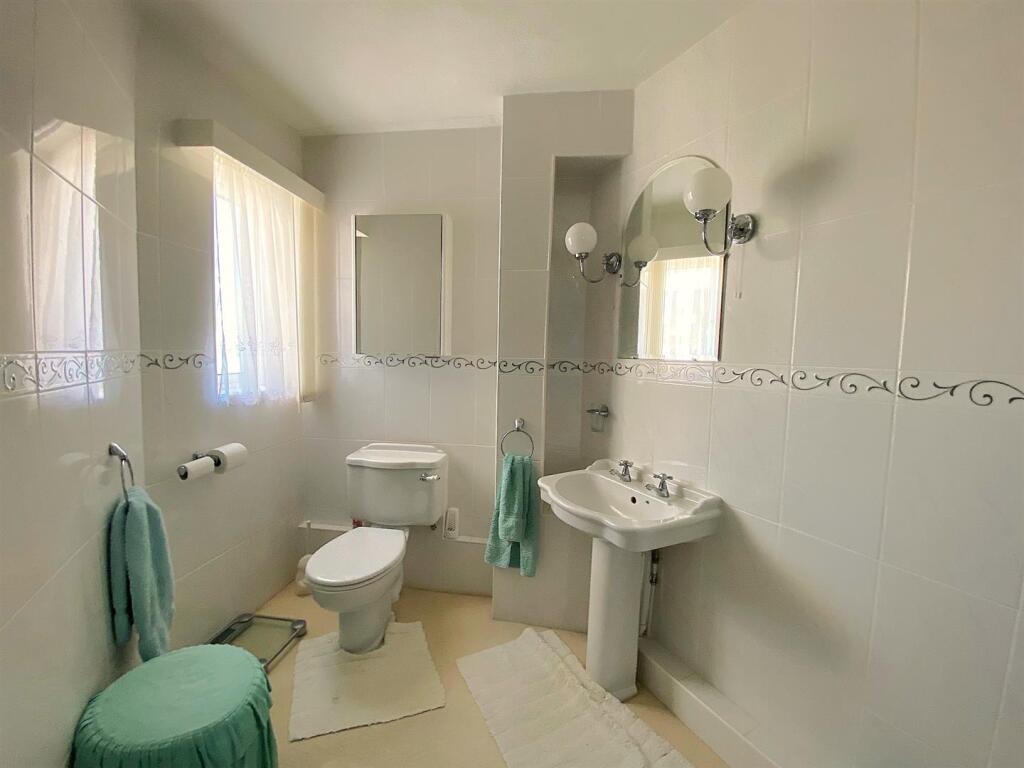 25 St Kitts - Shower2.jpg