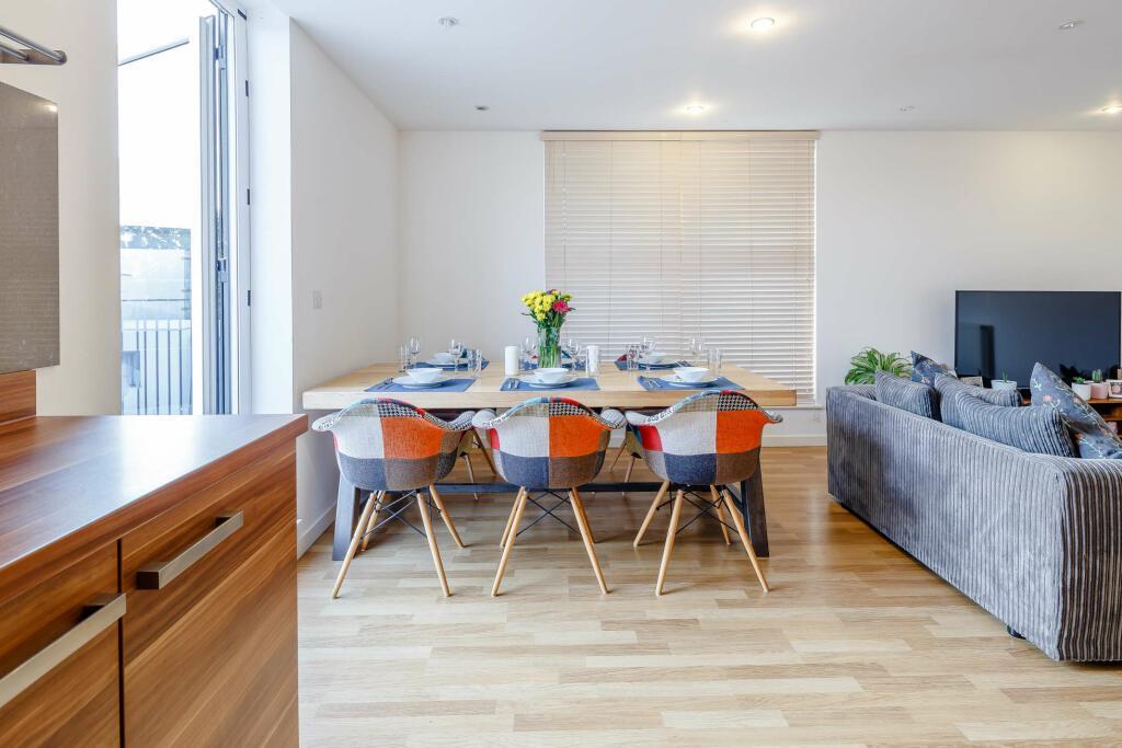 Davidson Frost-Wellings, DFW, Bletchley Court, Liv