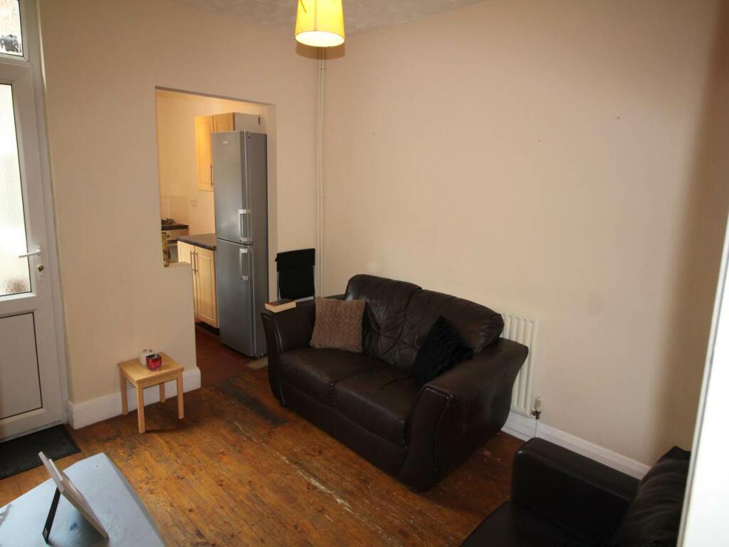 Lounge to kitchen