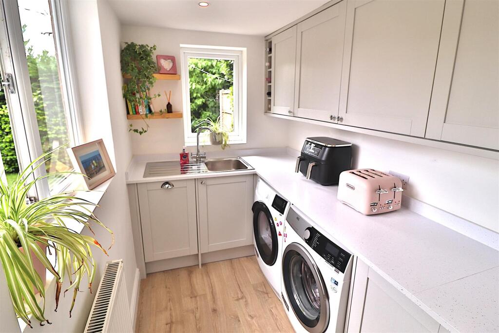 OPEN PLAN DINING KITCHEN