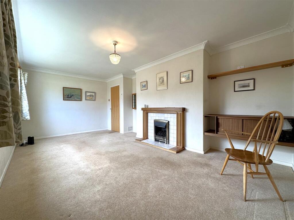 Large Living Room 088