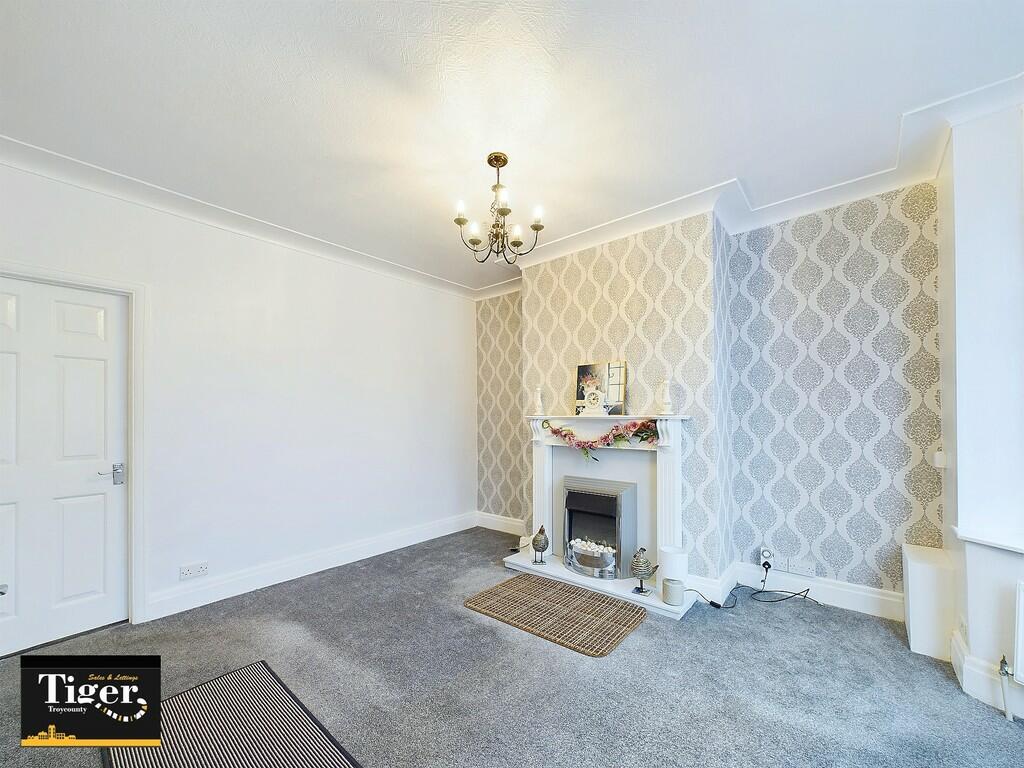 CAM02176G0-PR0394...