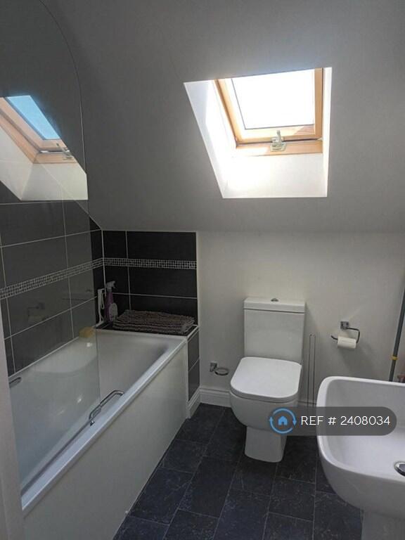 Shared Bathroom/Shower