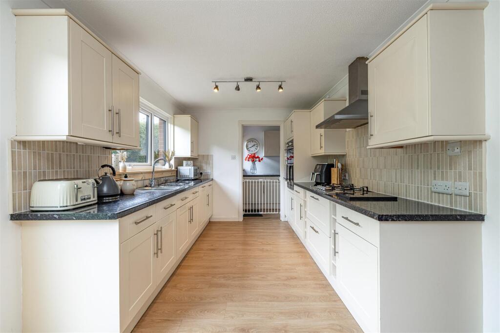 3 Abbotsview Gardens Galashiels 19.jpg