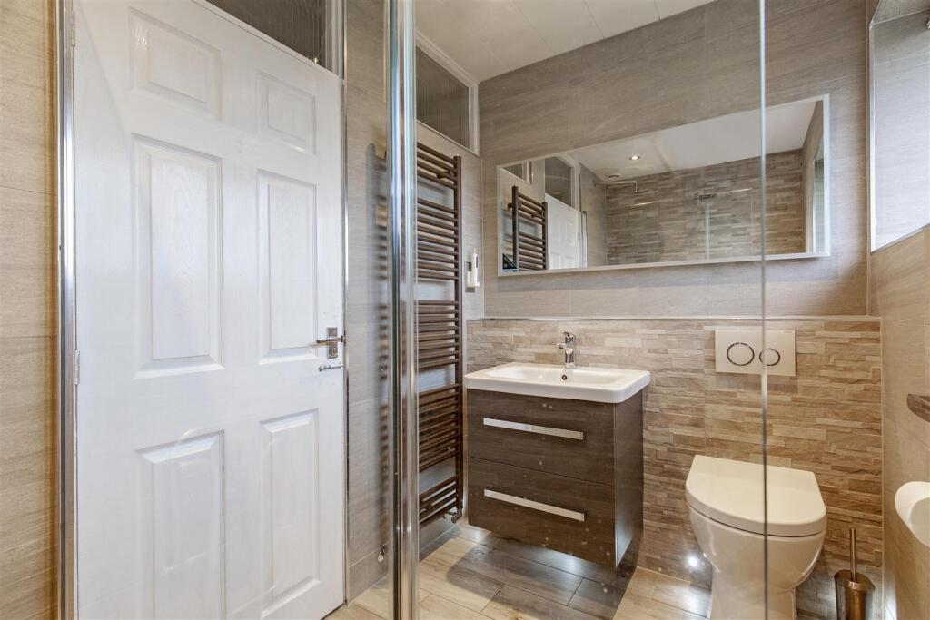 Shower Room-1.jpg