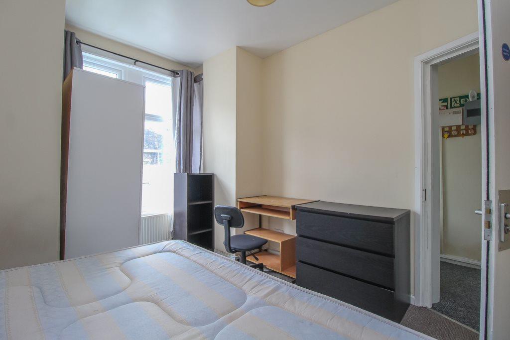 Room 1 (2)