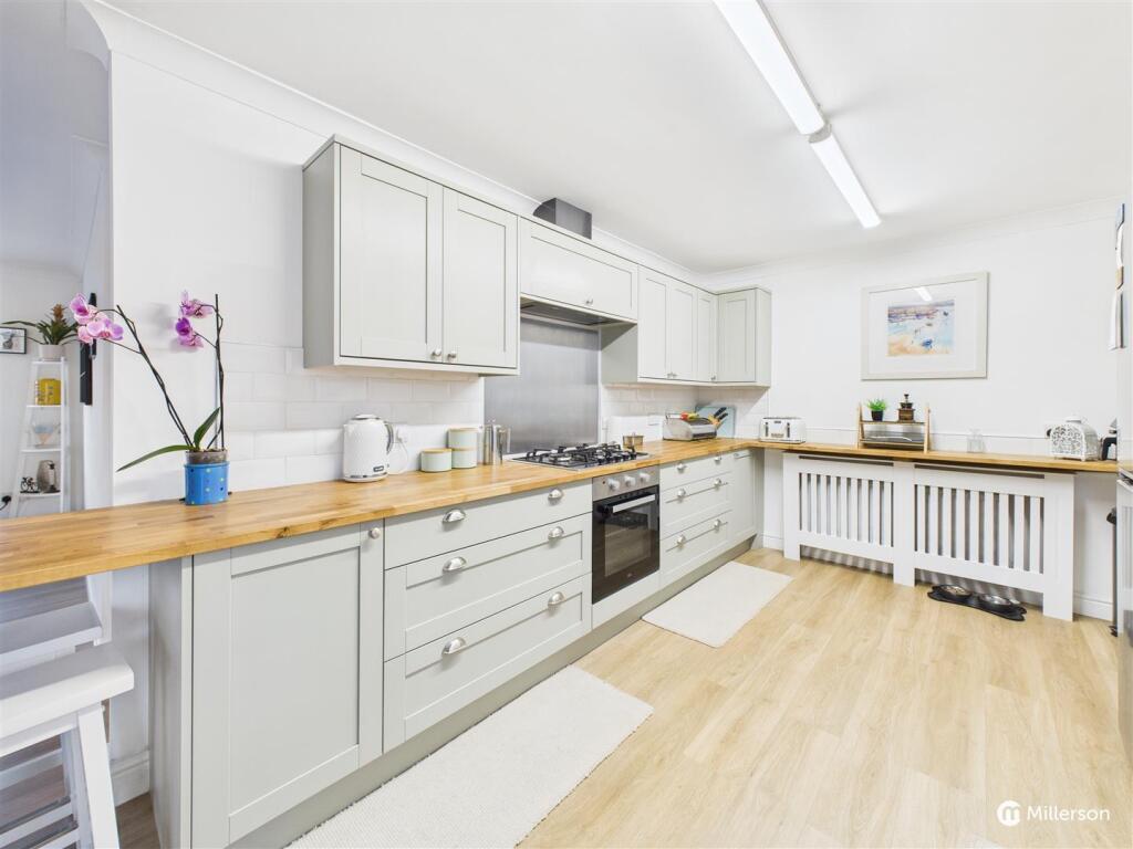 OPEN PLAN L SHAPED KITCHEN DINER
