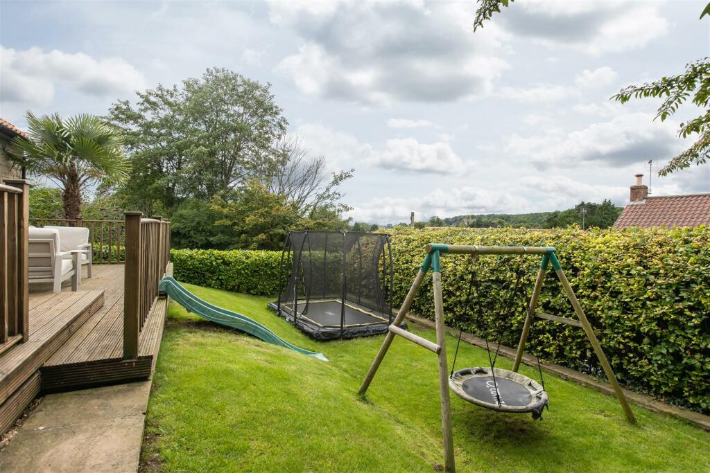 Pickering Hill External-8.jpg