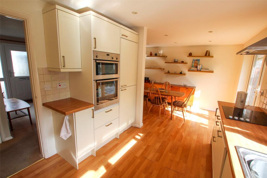 Kitchen Diner.