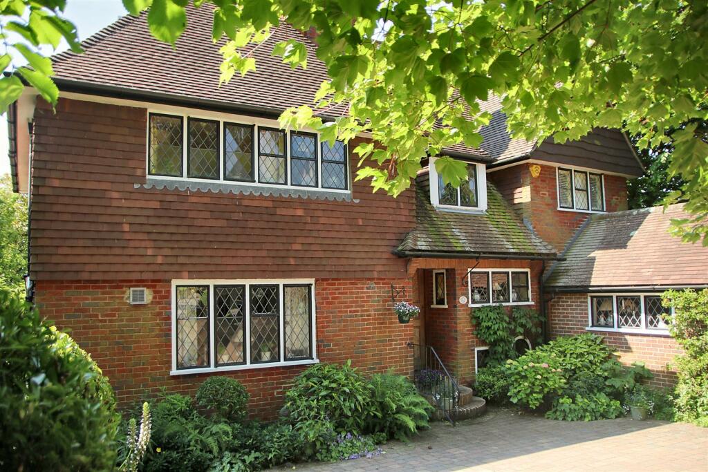 Front of house from left side.jpg