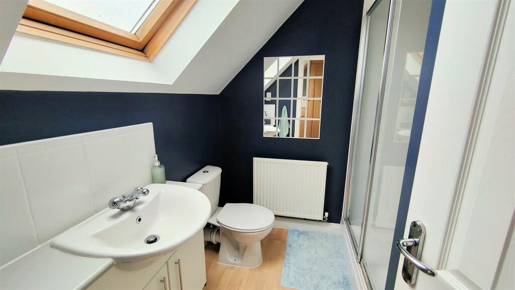 ensuite.jpg
