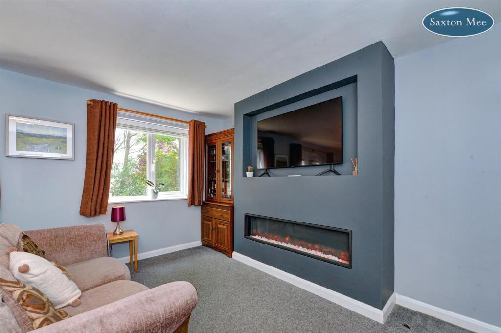 lounge 9738.jpg