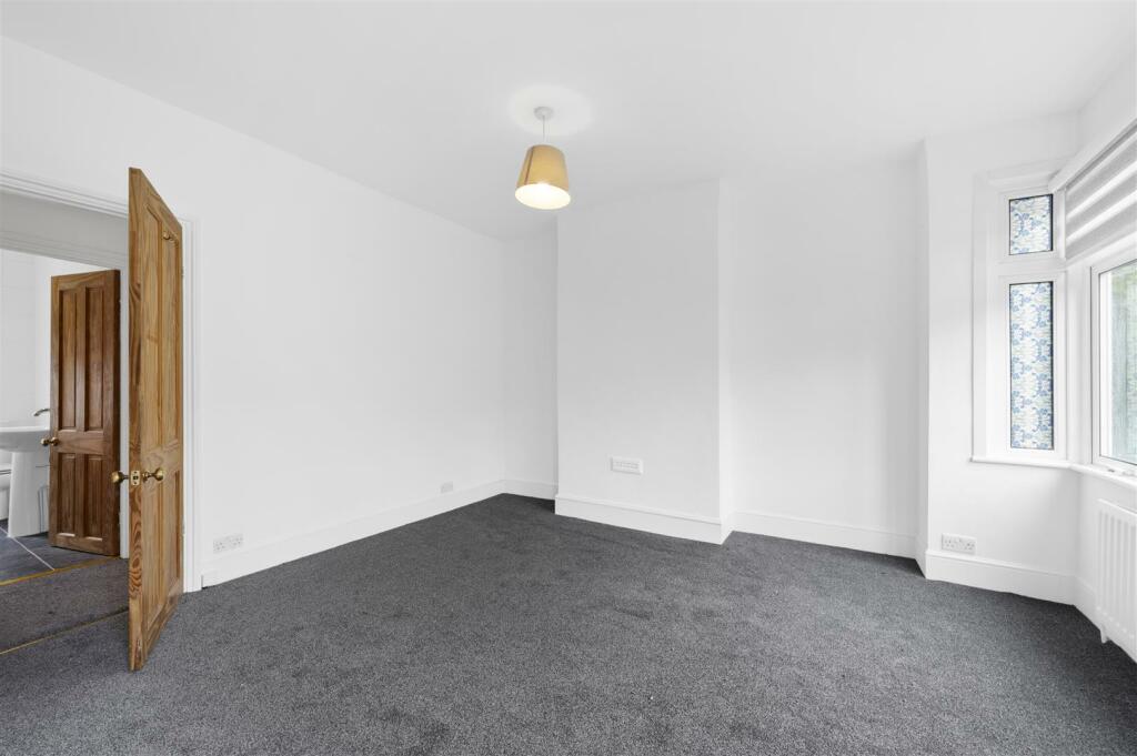 16 Gore Road,12.jpg