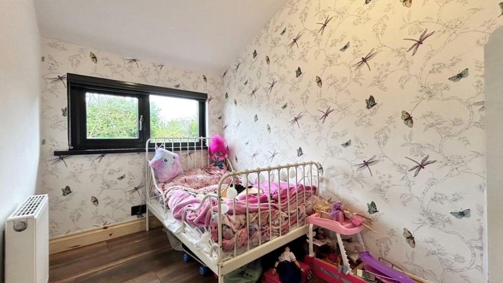 Bedroom 1.jpg