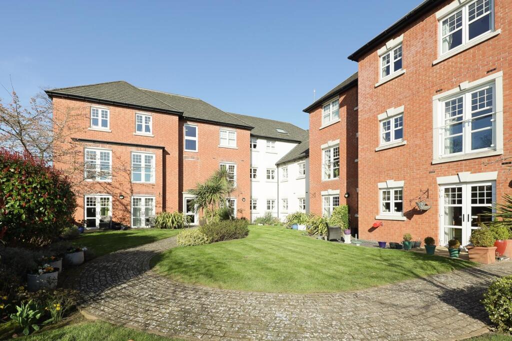 21 Dugdale Court gardens-2.jpg