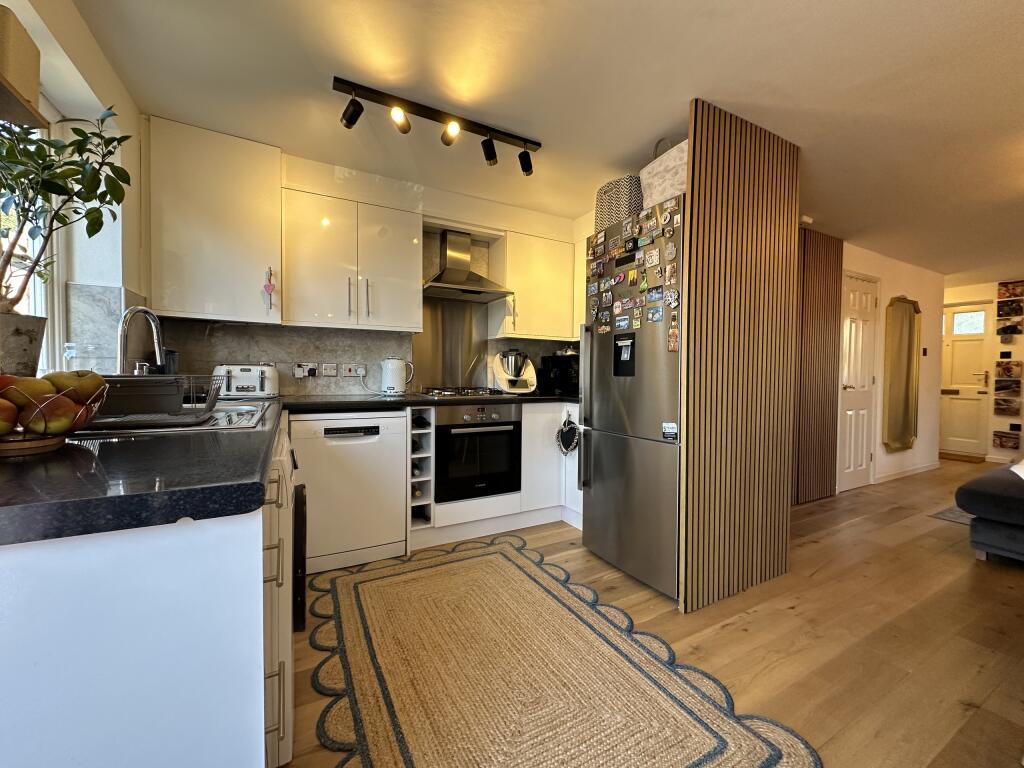 Kitchen 3.JPG