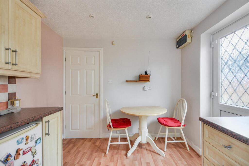 Kitchen_2.jpeg