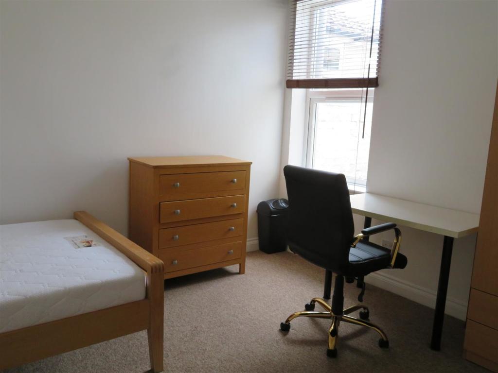 101 Jessie Bed2.JPG