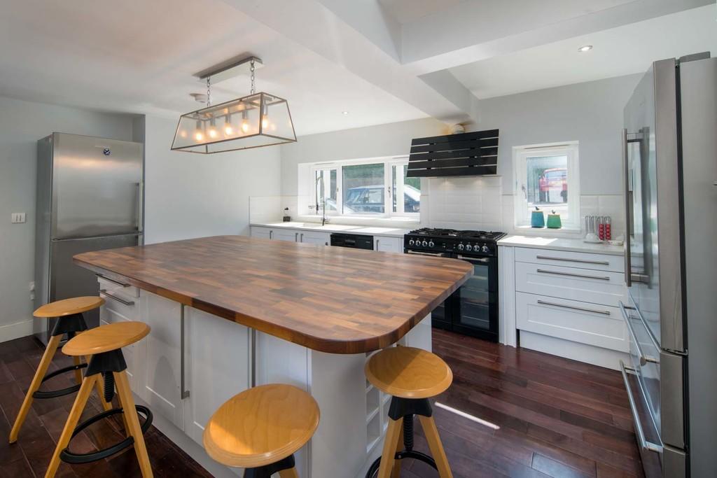 Kitchen/Breakfast...
