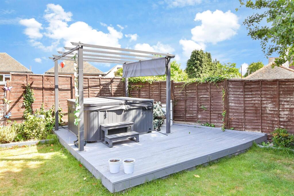 External Lifestyle Photograph