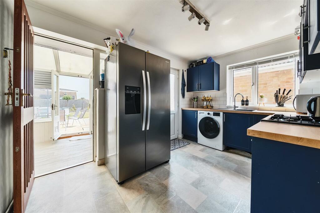 Thirlmere Avenue for sale by Guildcrest Estates - 
