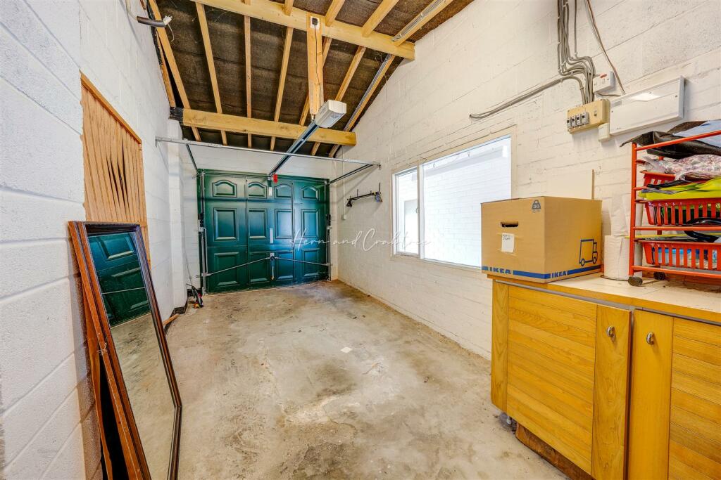 Padarn Close, Cyncoed, HernCrabtree (27).jpg