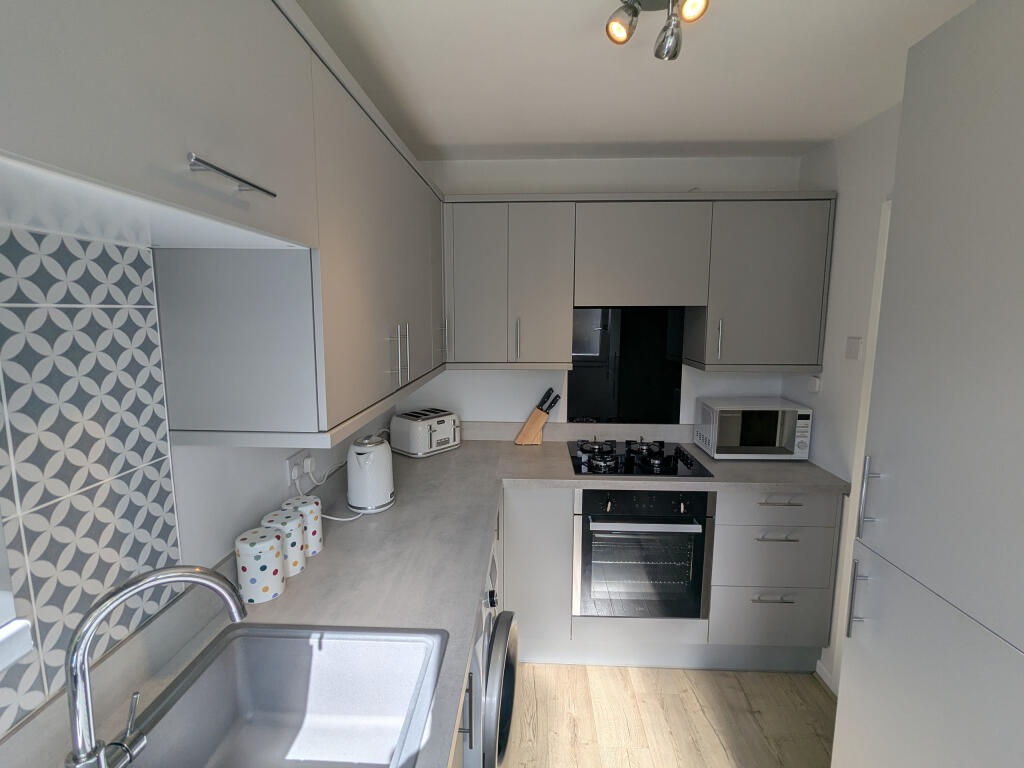 Kitchen L