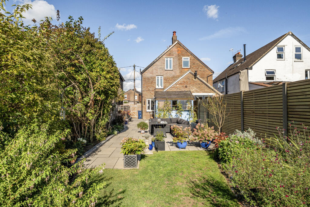 1348399-3-68bef53...