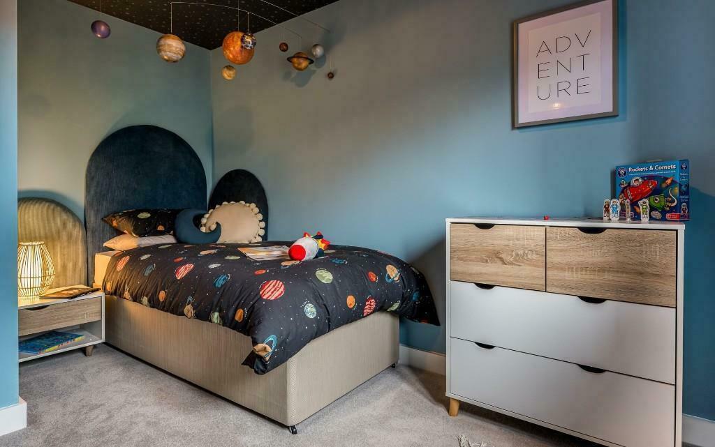 Similar Show Home