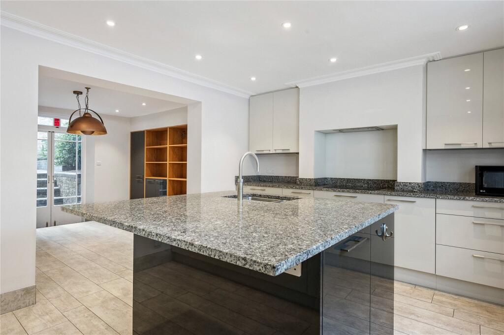 Kitchen/Reception