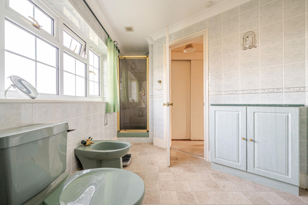 Ensuite Bathroom