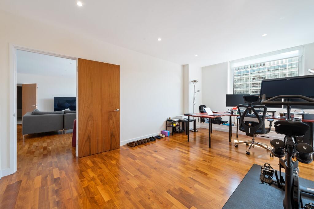 Palace Street 20, 60