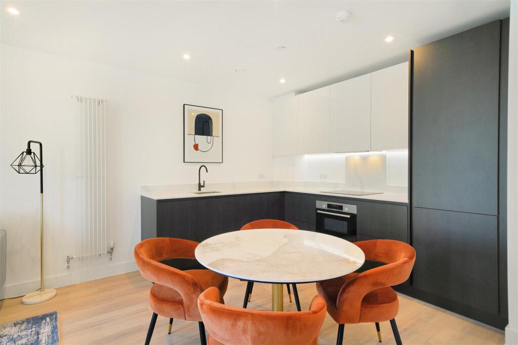 69 Silverleaf House, 1 Heartwood Boulevard - T5GBo