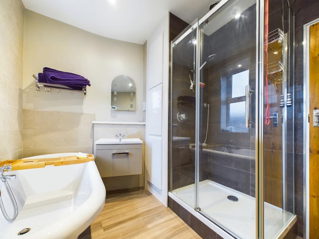 CAM02195G0-PR0063-STILL022