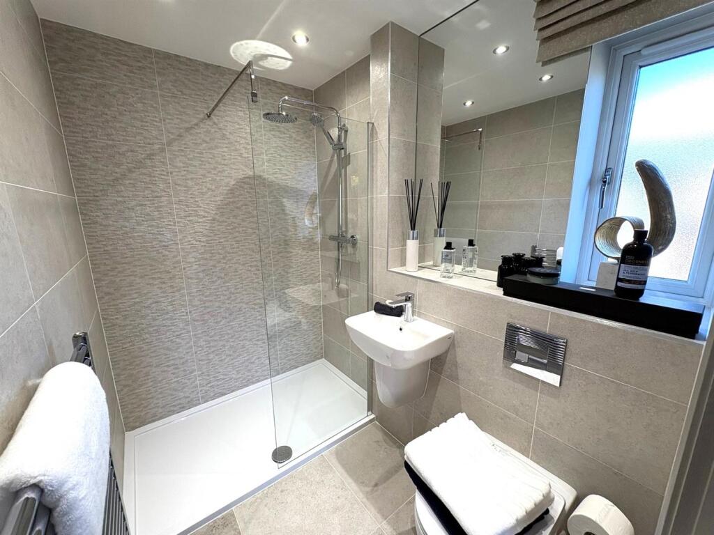 Bedroom 2 En Suite